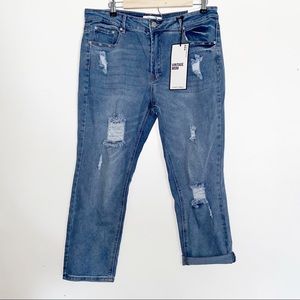 New 13 Almost Famous Vintage Mom Jeans Distressed